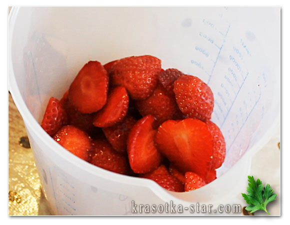 Торт нежность с клубникой. %D0%9A%D0%BB%D1%83%D0%B1%D0%BD%D0%B8%D1%87%D0%BD%D1%8B%D0%B9 %D1%82%D0%BE%D1%80%D1%82 4. Торт нежность с клубникой фото. Торт нежность с клубникой-%D0%9A%D0%BB%D1%83%D0%B1%D0%BD%D0%B8%D1%87%D0%BD%D1%8B%D0%B9 %D1%82%D0%BE%D1%80%D1%82 4. картинка Торт нежность с клубникой. картинка %D0%9A%D0%BB%D1%83%D0%B1%D0%BD%D0%B8%D1%87%D0%BD%D1%8B%D0%B9 %D1%82%D0%BE%D1%80%D1%82 4. Добрый день, друзья! В разгар ягодного сезона давайте побалуем себя и близких вкусняшкой и испечем торт с клубникой. Аромат и небольшая кислинка этих плодов придадут очень приятный акцент выпечке, да и чудесно и ярко ее украсят.